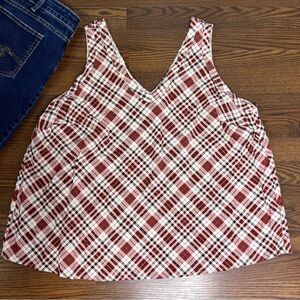 Torrid Plaid V-Neck Tank Top in White/Red/Green size 2X